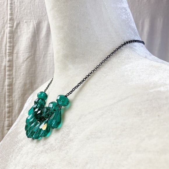 Faceted teal glass bead fringe necklace - Picture 2 of 6
